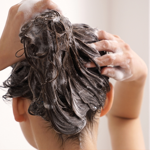 Ako často si umývať vlasy? Mýty a fakty